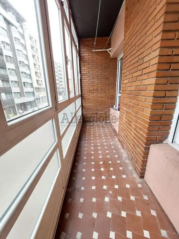 Terraza de Piso de alquiler en Oviedo  con Calefacción y Balcón