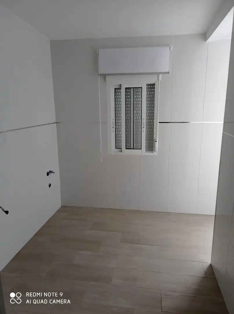 Baño de Piso de alquiler en Huelva con Amueblado y Lavadora
