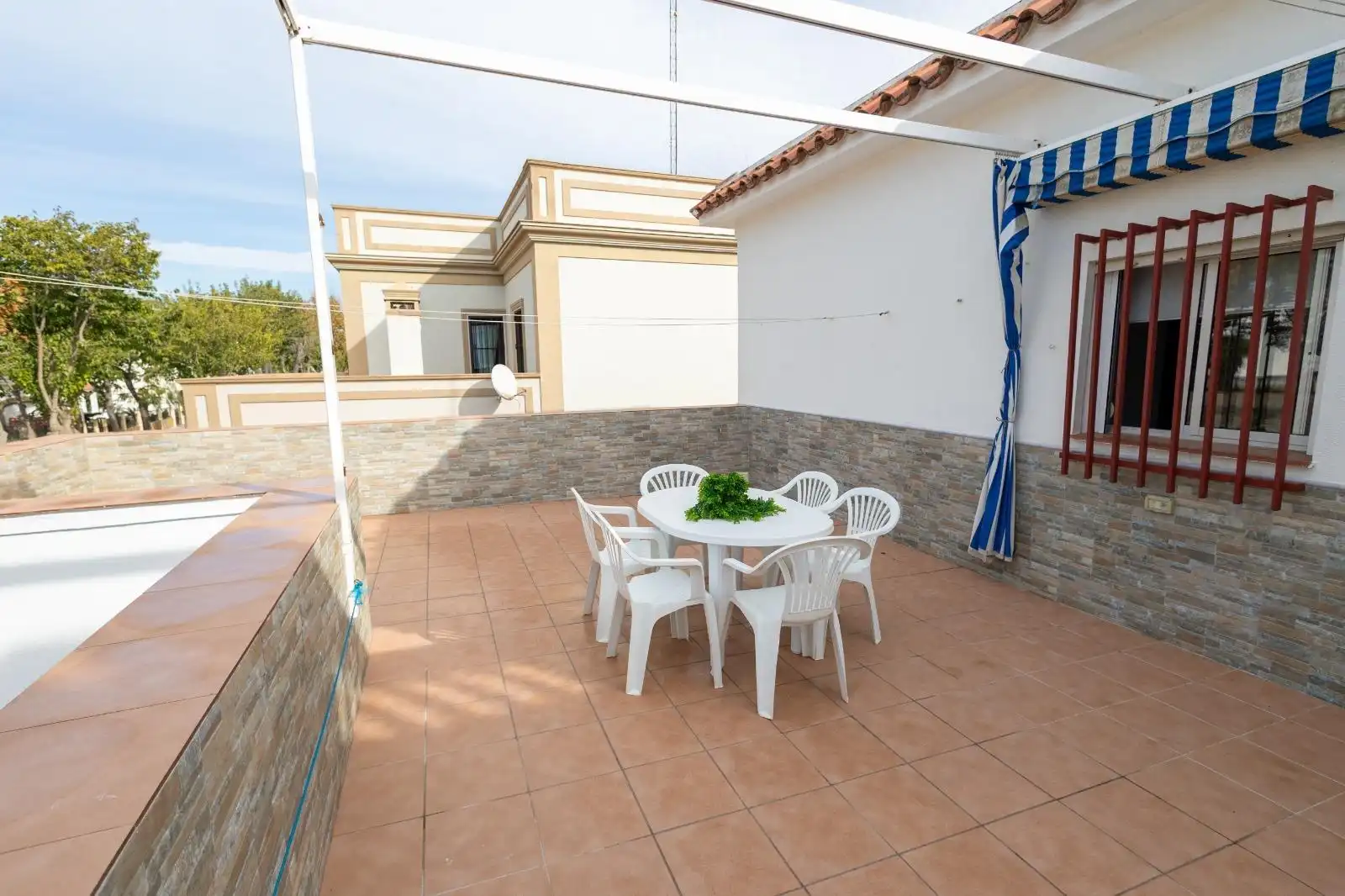 Terrasse von Haus oder Chalet zum Verkauf in Chipiona mit Terrasse und Möbliert