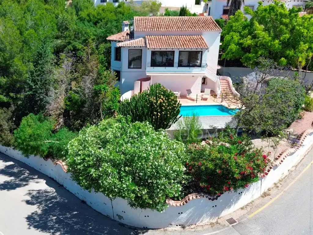 Vista exterior de Casa o chalet en venta en Benitachell / El Poble Nou de Benitatxell con Aire acondicionado y Piscina