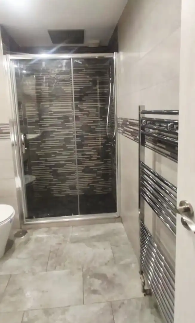 Badezimmer von Wohnung zum Verkauf in Móstoles mit Klimaanlage, Heizung und Privatgarten