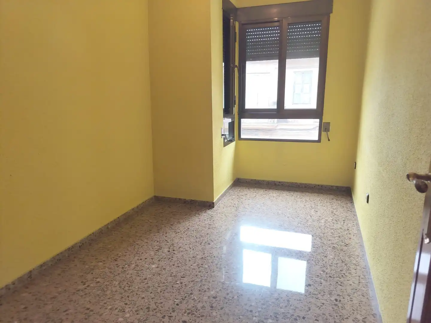Dormitori de Casa o xalet en venda en La Pobla de Vallbona amb Terrassa i Traster
