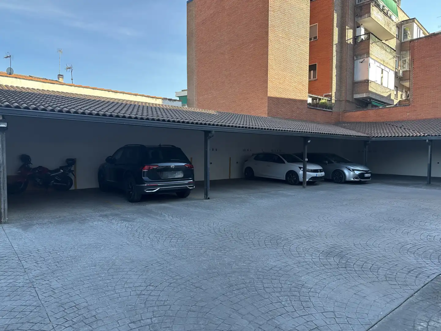 Aparcament de Pis en venda en Colmenar Viejo amb Calefacció, Terrassa i Traster