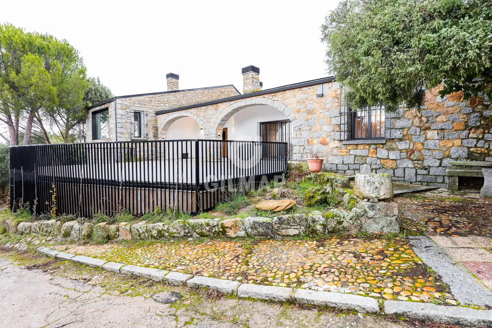 Vista exterior de Casa o xalet en venda en Collado Villalba amb Calefacció i Jardí privat