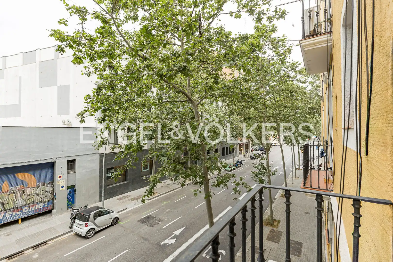 Vista exterior de Piso en venta en Barcelona con Aire acondicionado y Calefacción