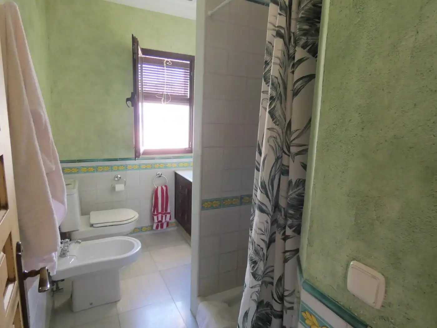 Bathroom of Houses for sale in Chiclana de la Frontera  with Air Conditioner, Private garden and Terrace