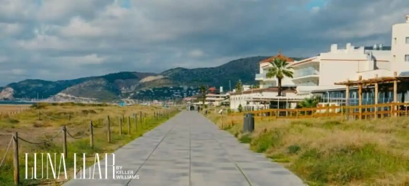 Exterior view of Flat for sale in Castelldefels  with Air Conditioner, Parquet flooring and Terrace