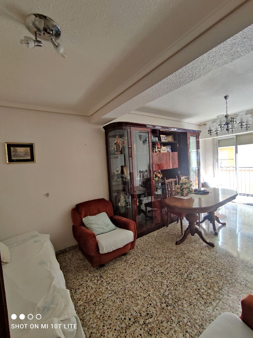 Sala d'estar de Pis en venda en Elche / Elx amb Aire condicionat, Moblat i Forn