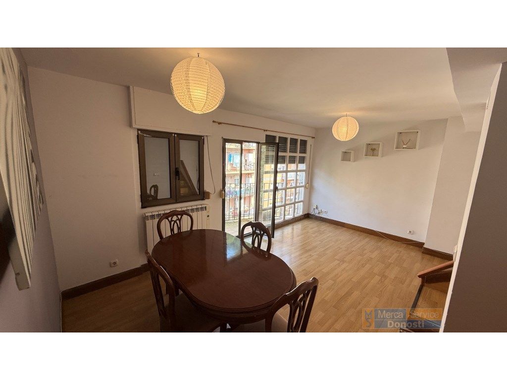 Vista exterior de Piso en venta en Pasaia con Balcón