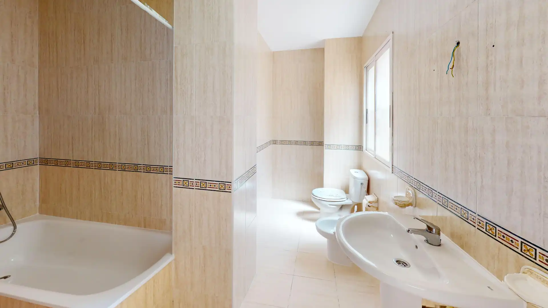 Bathroom of Flat for sale in Alicante / Alacant  with Storage room, Oven and Balcony