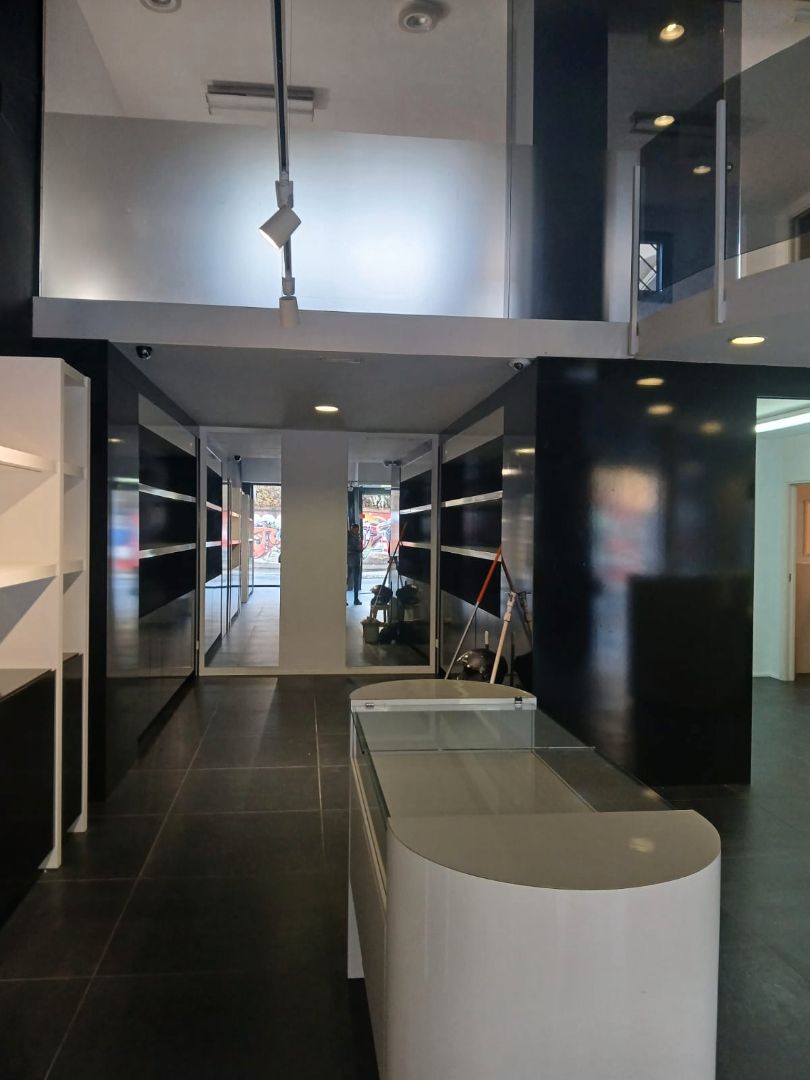 Local de alquiler en Avinguda dels Jocs Olímpics, Ponent