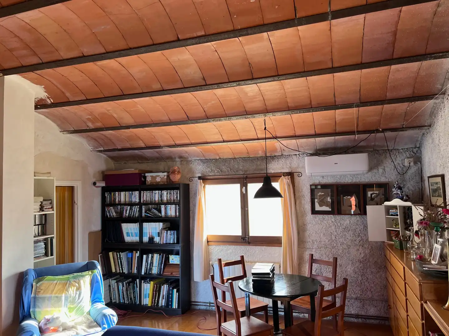Menjador de Finca rústica en venda en Mieres (Girona) amb Aire condicionat, Jardí privat i Parquet