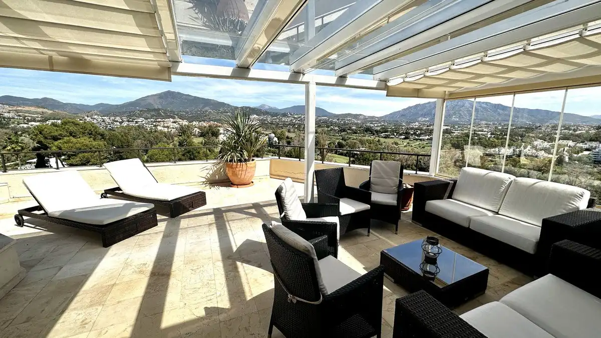Terrasse von Dachboden zum Verkauf in Marbella mit Klimaanlage, Möbliert und Internet