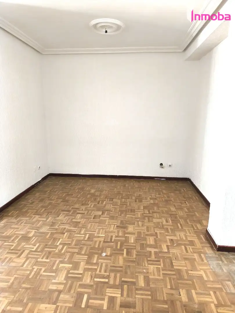 Piso en venta en Aranda de Duero con Calefacción, Parquet y Terraza