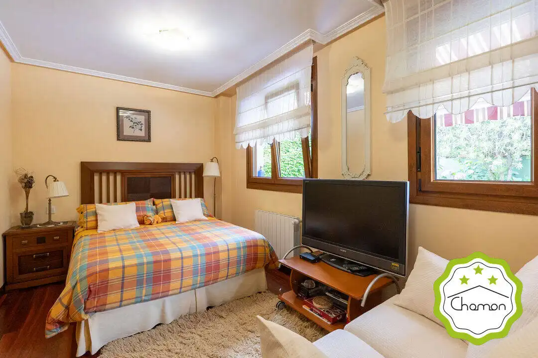 Bedroom of Houses for sale in Castro-Urdiales  with Heating and Furnished