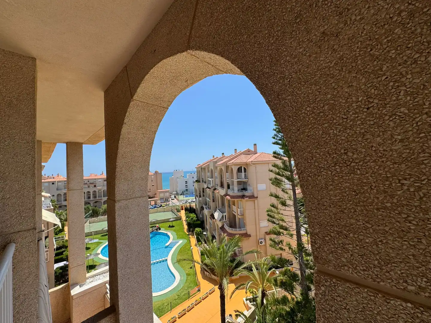 Außenansicht von Wohnungen zur Miete in El Campello mit Klimaanlage, Heizung und Möbliert