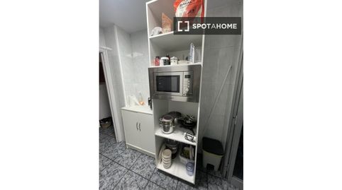 Photo 5 of Room in La Gavarra, Cornellà de Llobregat