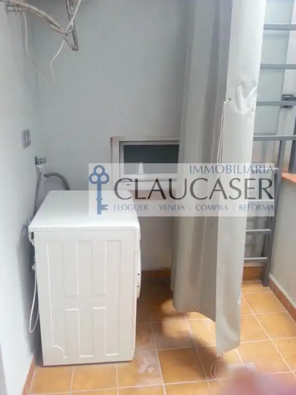 Exterior view of Flat for rent in Santa Coloma de Gramenet  with Heating, Furnished and Oven