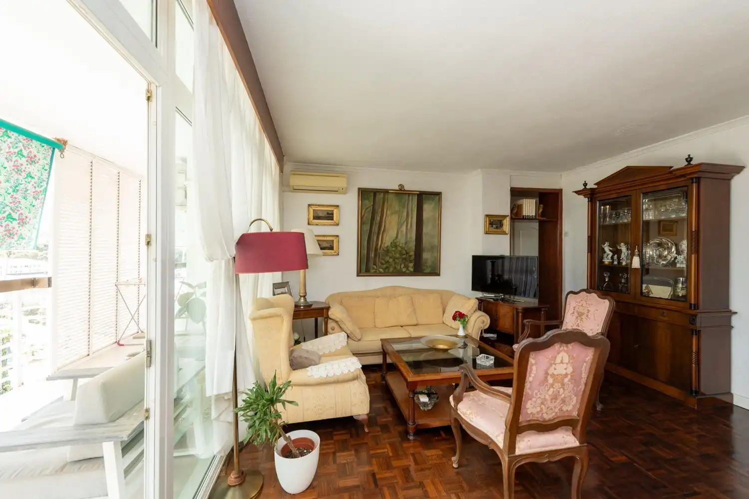 Sala de estar de Piso en venta en Alicante / Alacant con Jardín privado, Terraza y Piscina comunitaria