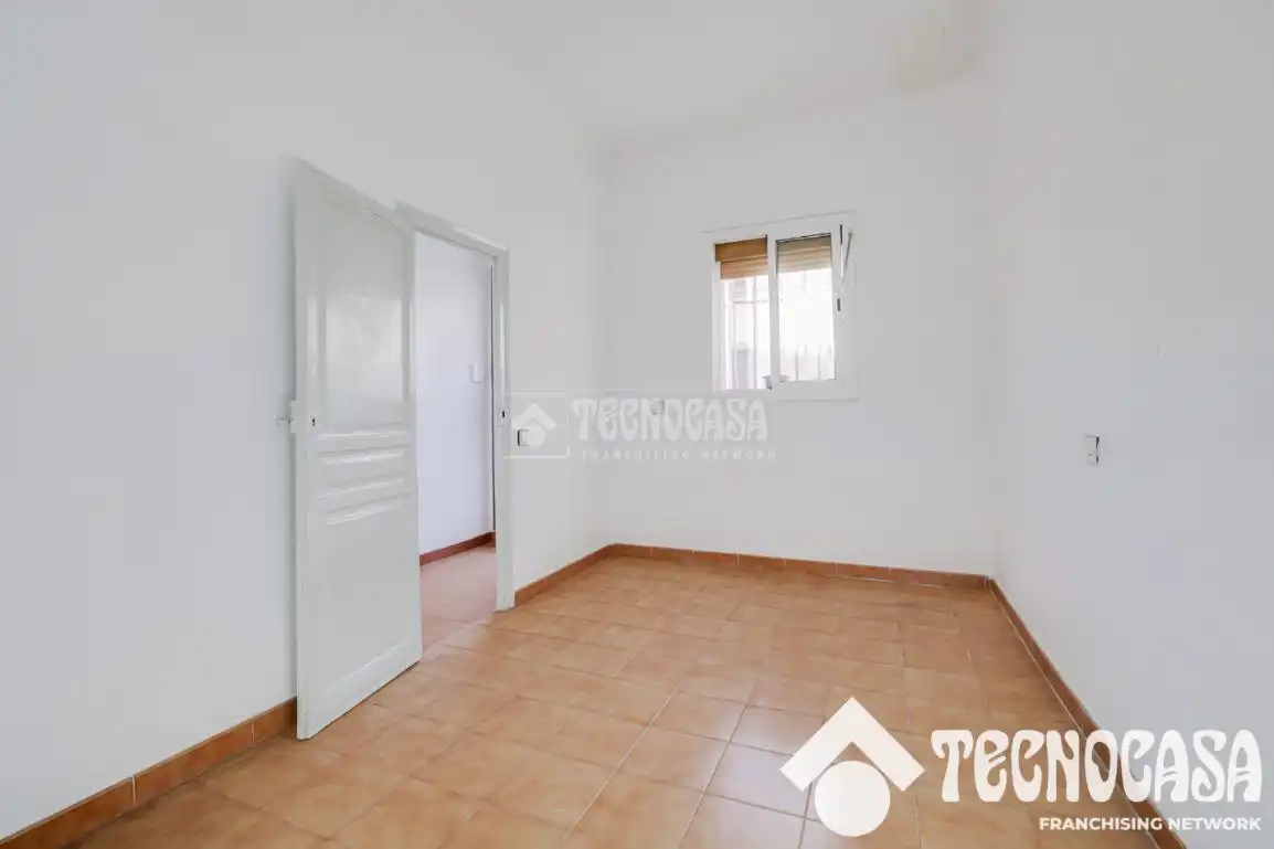 Habitación de Piso en venta en Santa Coloma de Gramenet con Terraza y Trastero