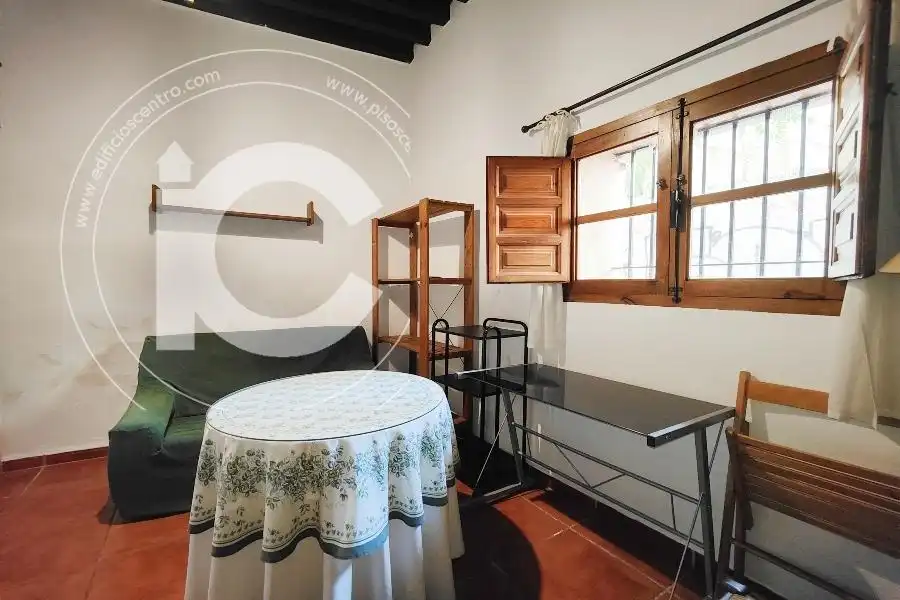 Habitación de Estudio de alquiler en Granada con Aire acondicionado