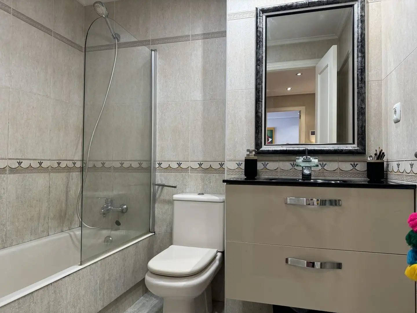 Baño de Piso en venta en Colindres con Calefacción, Terraza y Amueblado