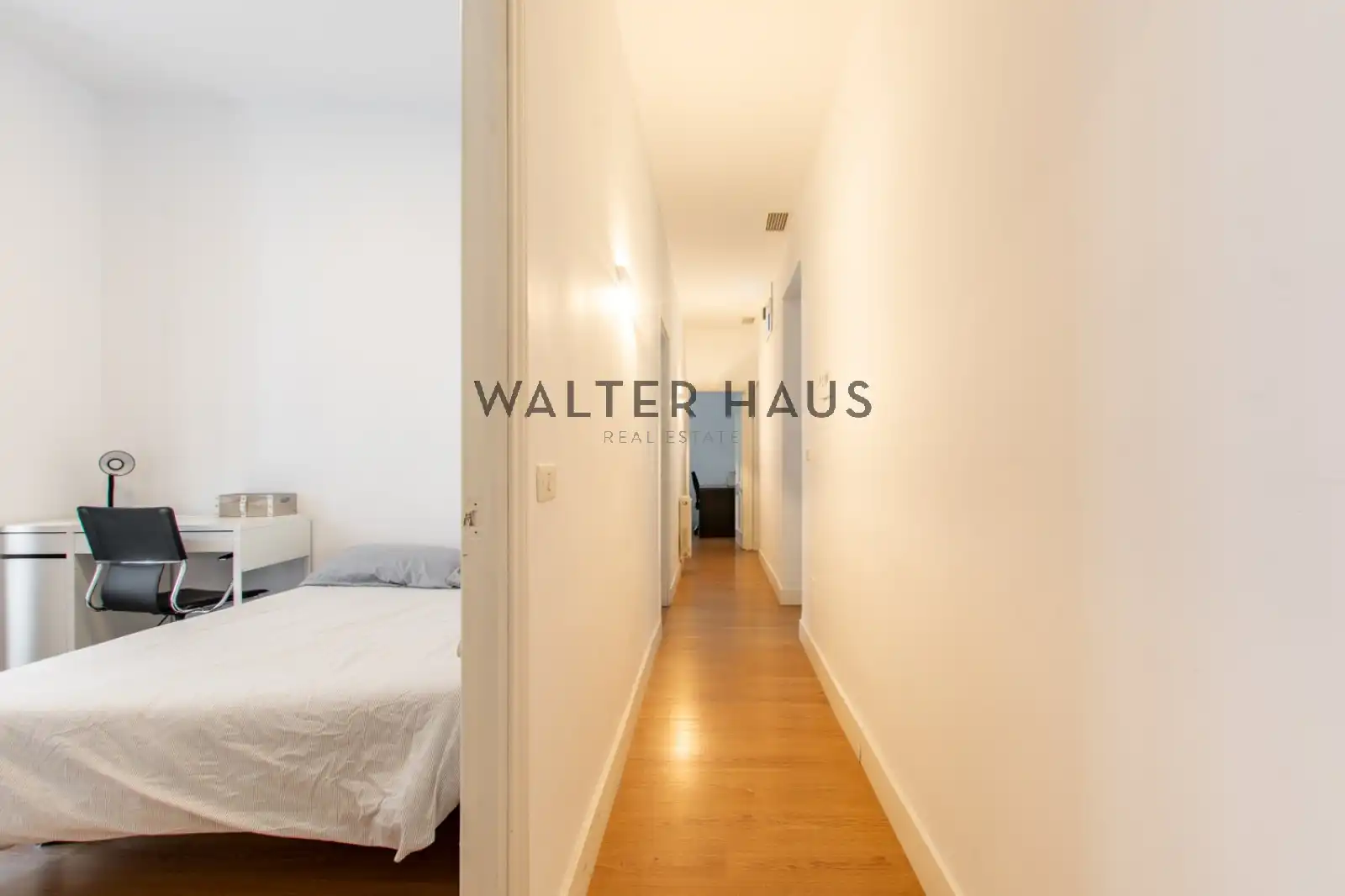 Piso con terraza en venta en Calle de la Luna, imagen 24