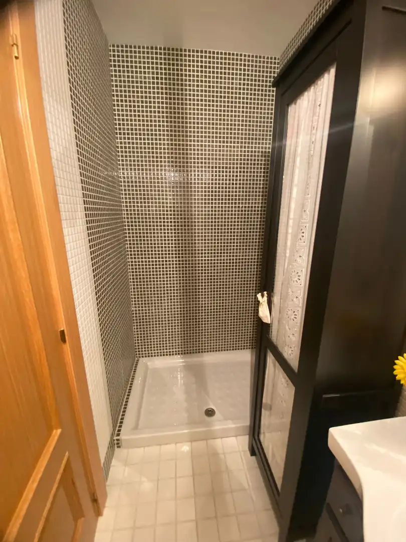 Badezimmer von Haus oder Chalet zum Verkauf in Burgos mit Heizung, Privatgarten und Parkett