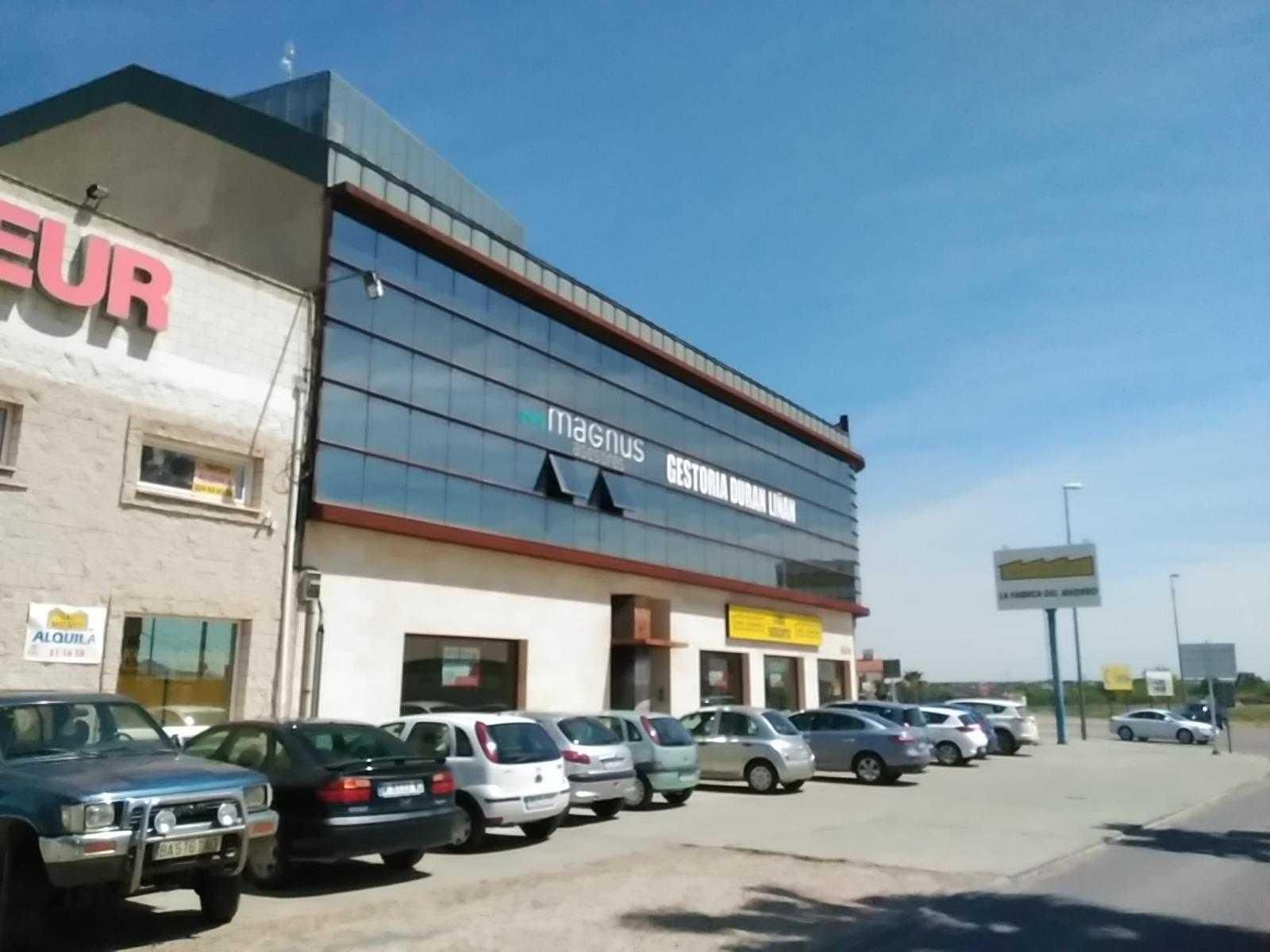 Vista exterior de Oficina en venta en Don Benito
