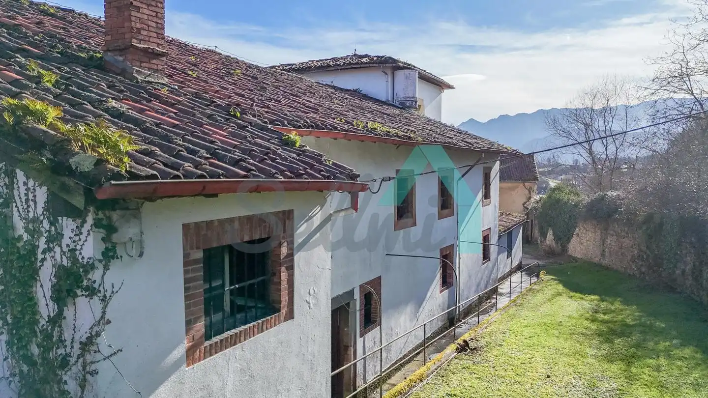 Vista exterior de Casa o chalet en venta en Oviedo  con Jardín privado y Balcón