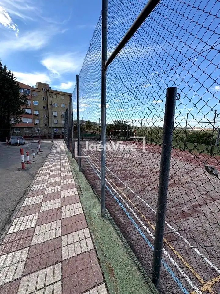 Aparcament de Pis en venda en Jaén amb Aire condicionat, Calefacció i Terrassa