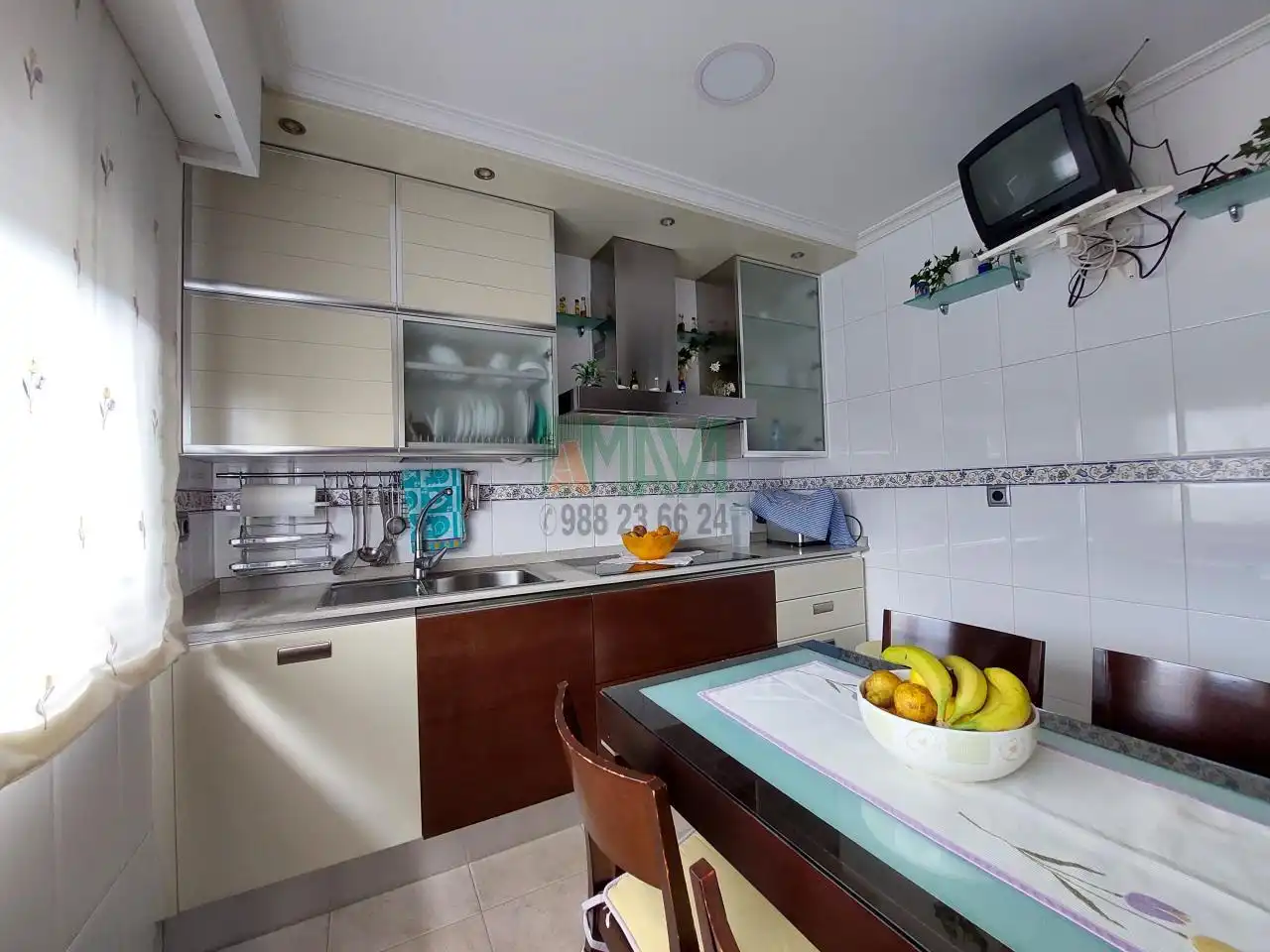 Cocina de Casa adosada en venta en Ourense Capital  con Calefacción