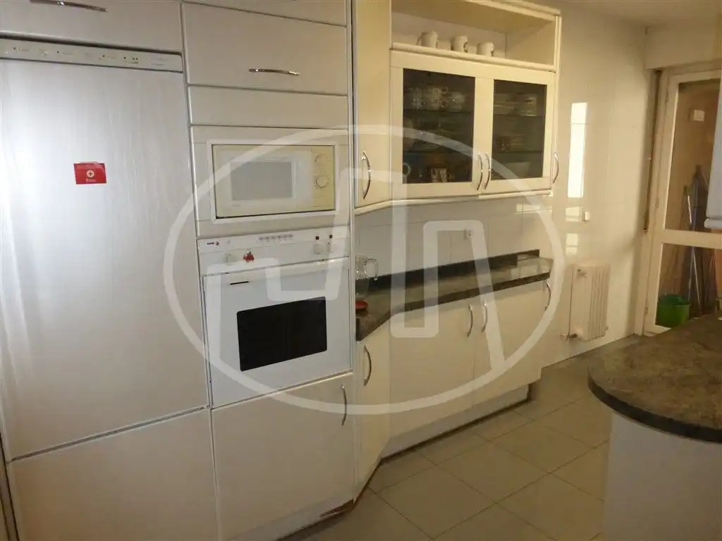 Cocina de Piso de alquiler en  Pamplona / Iruña con Calefacción, Parquet y Terraza