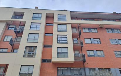 Exterior view of Duplex for sale in Burgos Capital  with Heating, Parquet flooring and Storage room