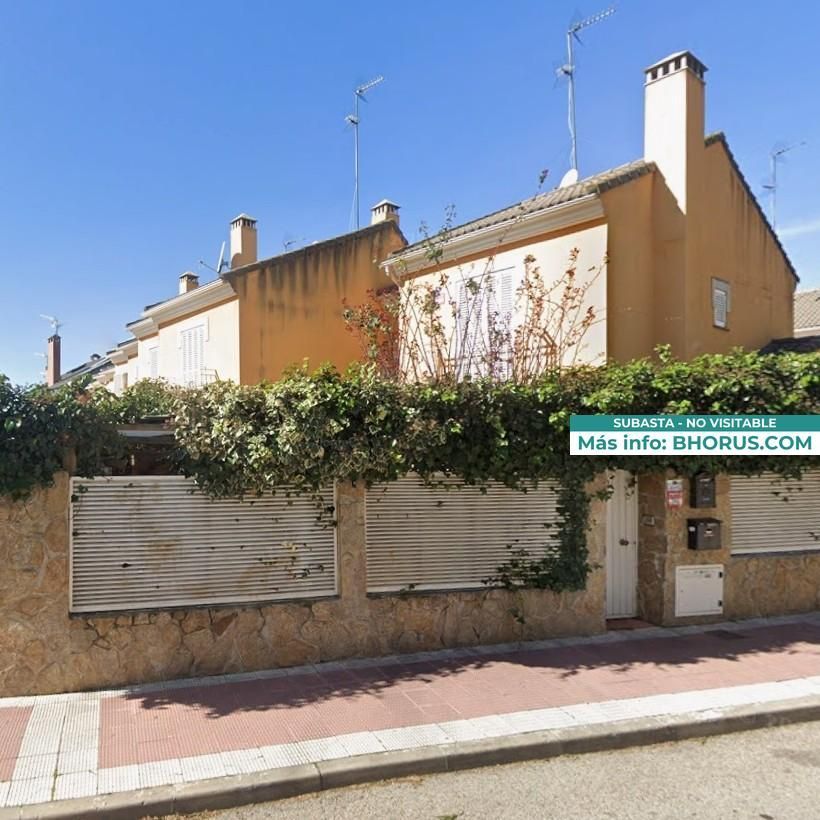 Vista exterior de Casa o xalet en venda en Collado Villalba amb Jardí privat i Piscina