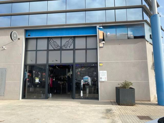 Nave industrial en Alquiler en Avenida del Maresme en Port