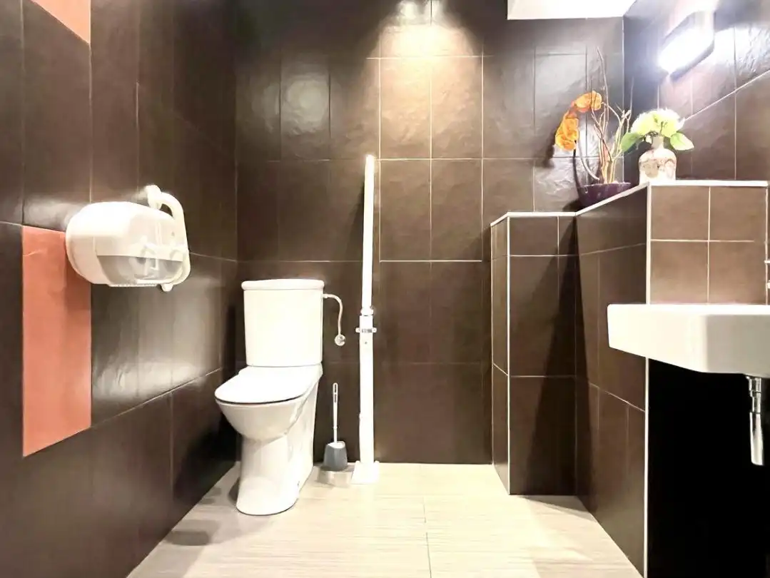 Badezimmer von Geschaftsraum zum Verkauf in Donostia - San Sebastián  mit Klimaanlage