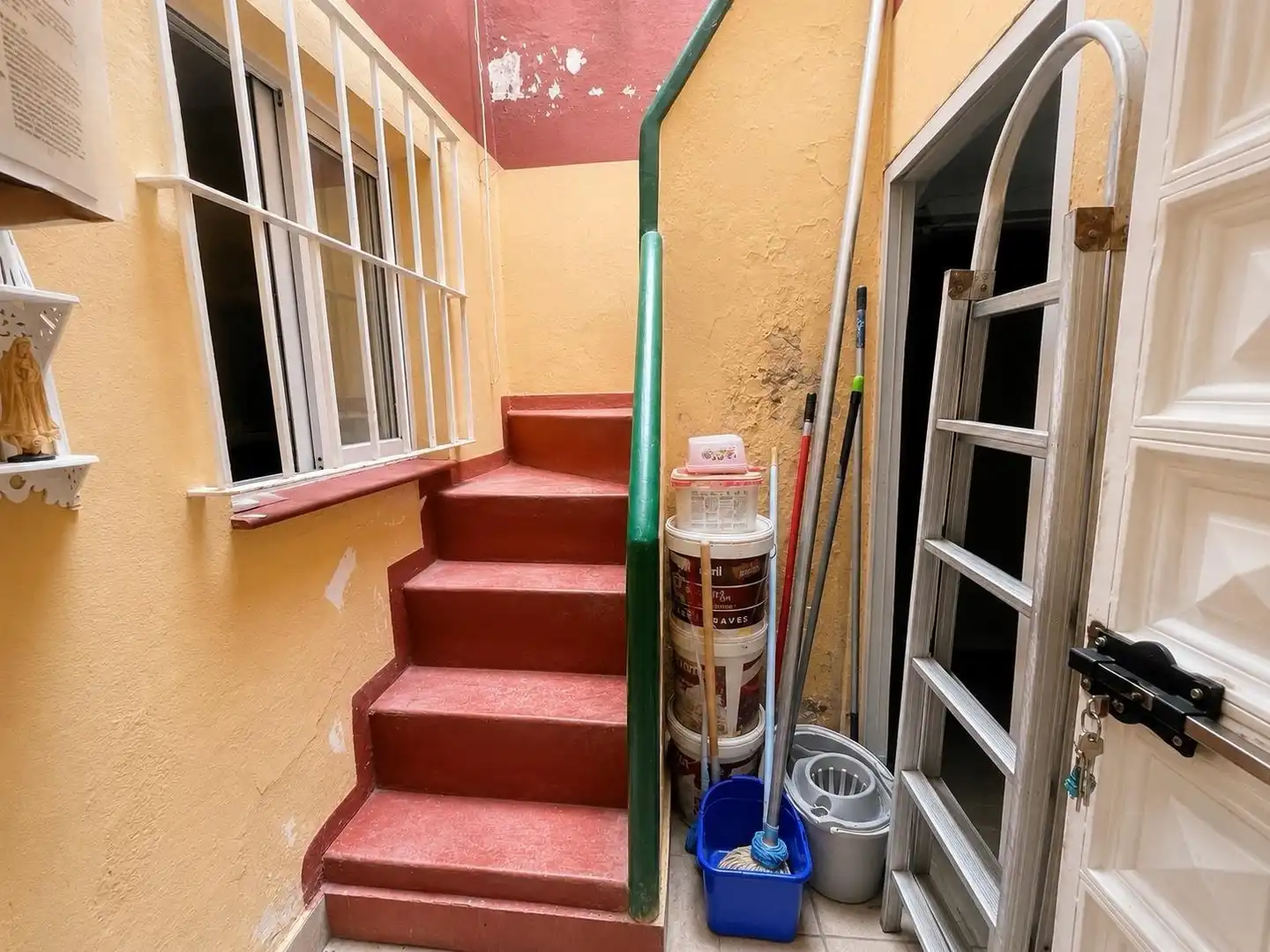 Balcony of Houses for sale in Algeciras