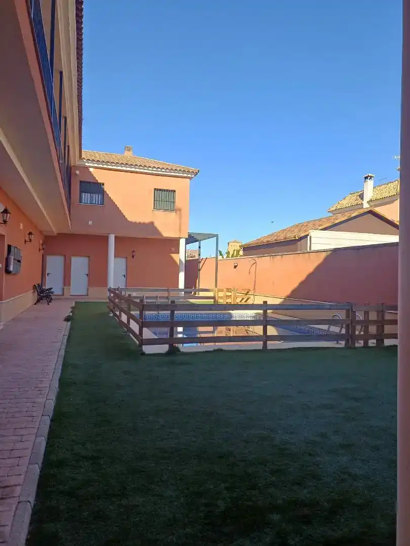 Piscina de Pis en venda en Marchena amb Aire condicionat, Parquet i Moblat