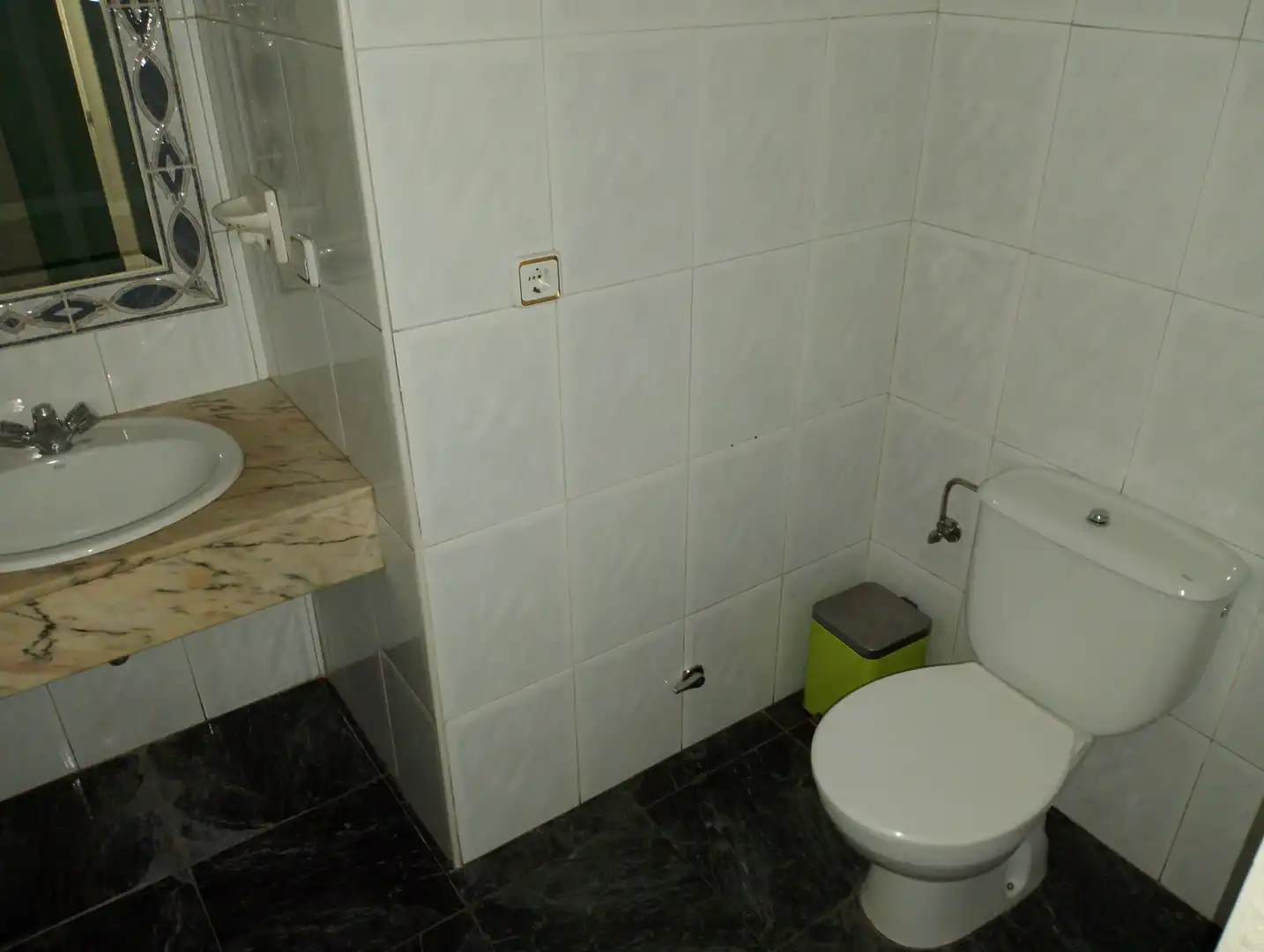 Baño de Local de alquiler en Jaén con Aire acondicionado