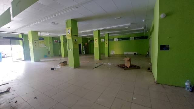 Local comercial en Alquiler en Logroño - Caridad en esquina con calle Santa Justa en Juzgados