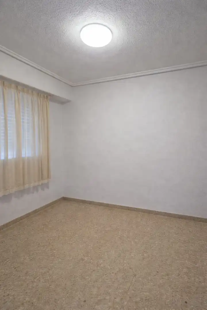 Bedroom of Flat for rent in Valencia  with Air Conditioner, Heating and Oven