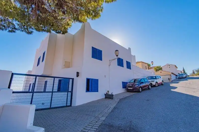 Vista exterior de Apartamento en venta en Almuñécar con Aire acondicionado, Terraza y Amueblado