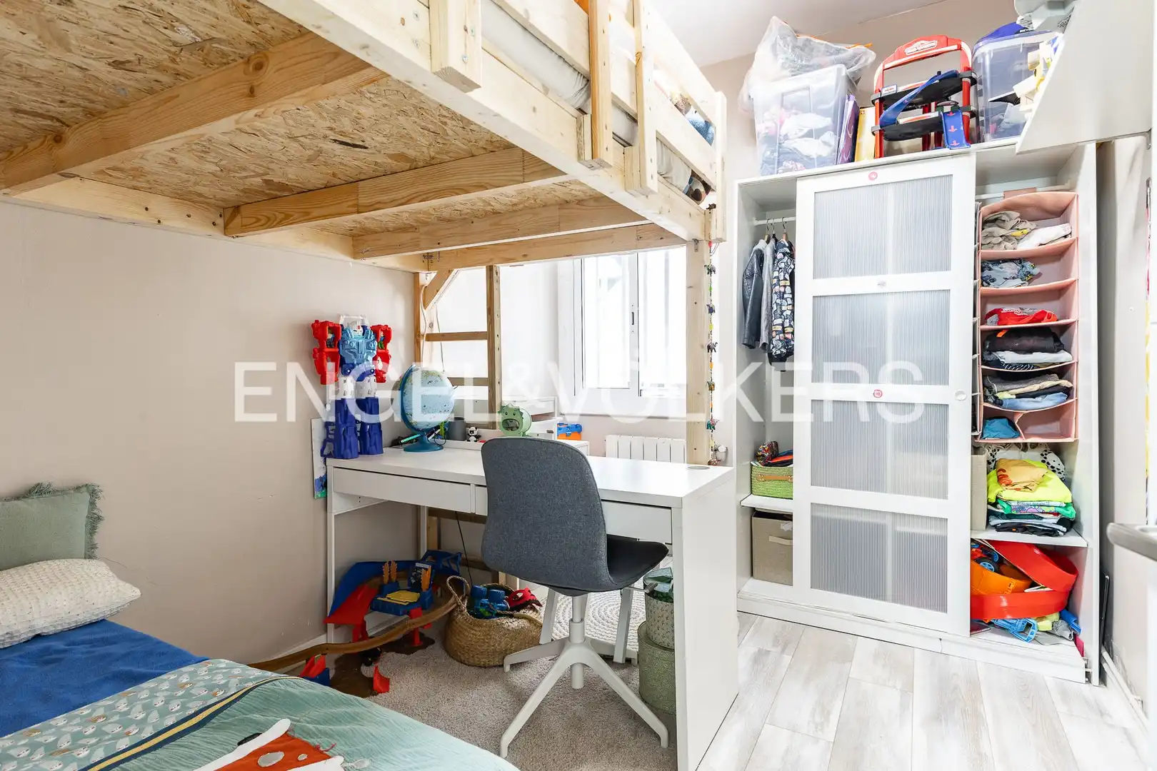 Dormitori de Casa adosada en venda en Montgat amb Calefacció, Parquet i Terrassa