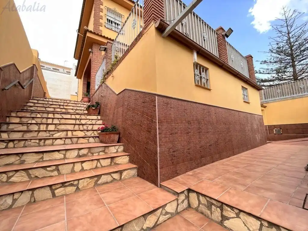 Vista exterior de Casa o chalet en venta en Málaga con Aire acondicionado, Calefacción y Jardín privado