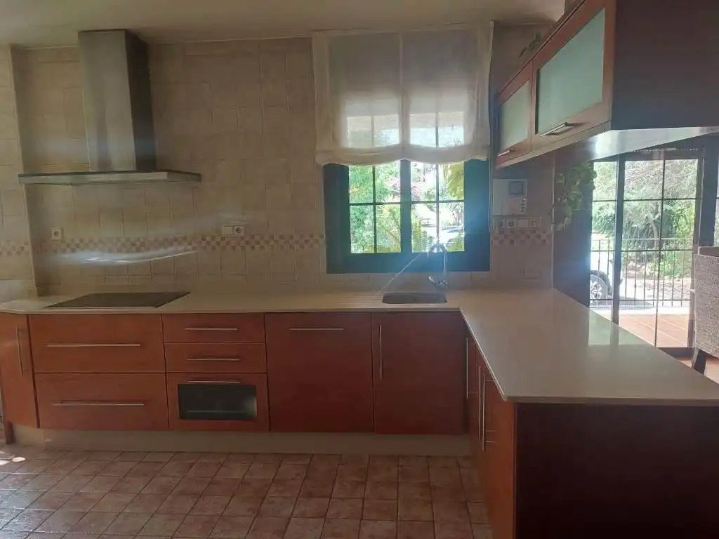 Cuina de Casa o xalet en venda en Totana amb Calefacció, Jardí privat i Terrassa