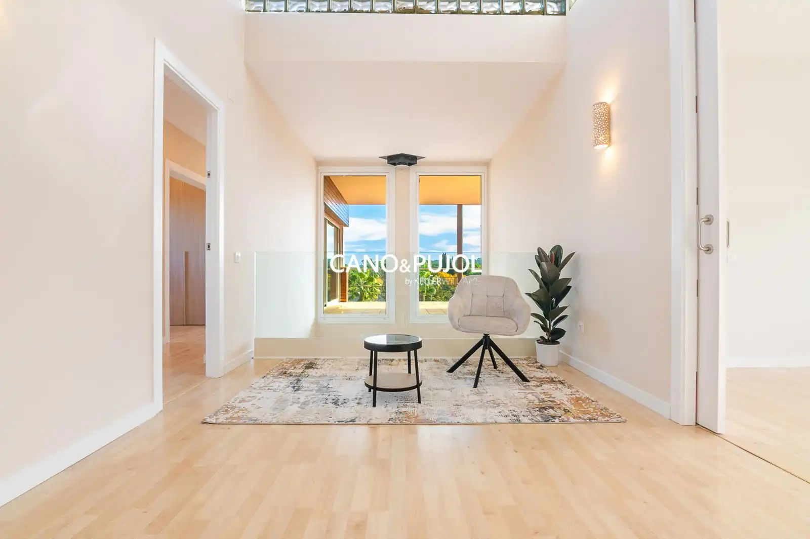 Living room of Houses for sale in Sant Cugat del Vallès  with Air Conditioner, Terrace and Swimming Pool