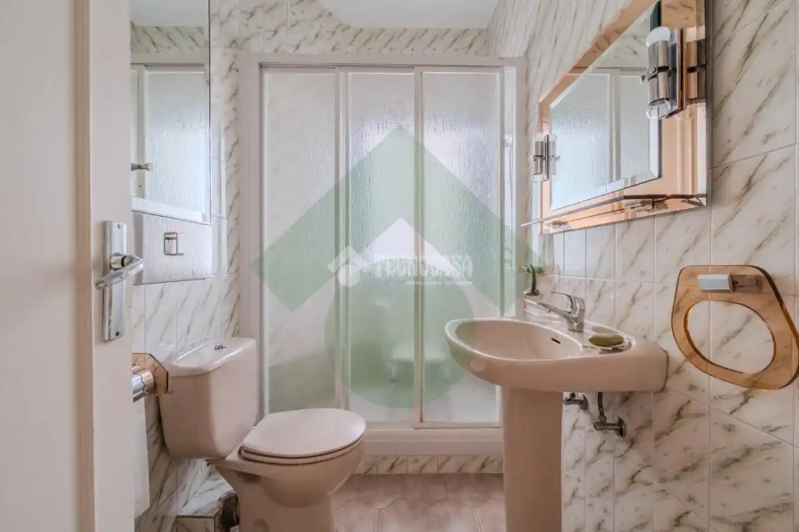 Bathroom of Flat for sale in Madrid  with Heating and Terrace