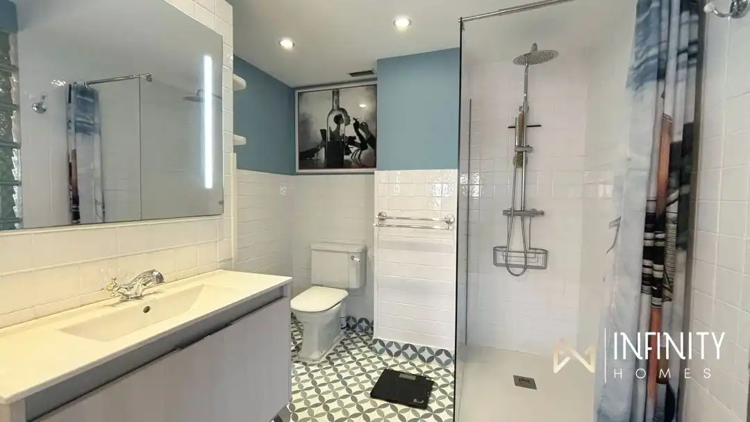 Bathroom of Flat for rent in Bilbao   with Heating and Terrace