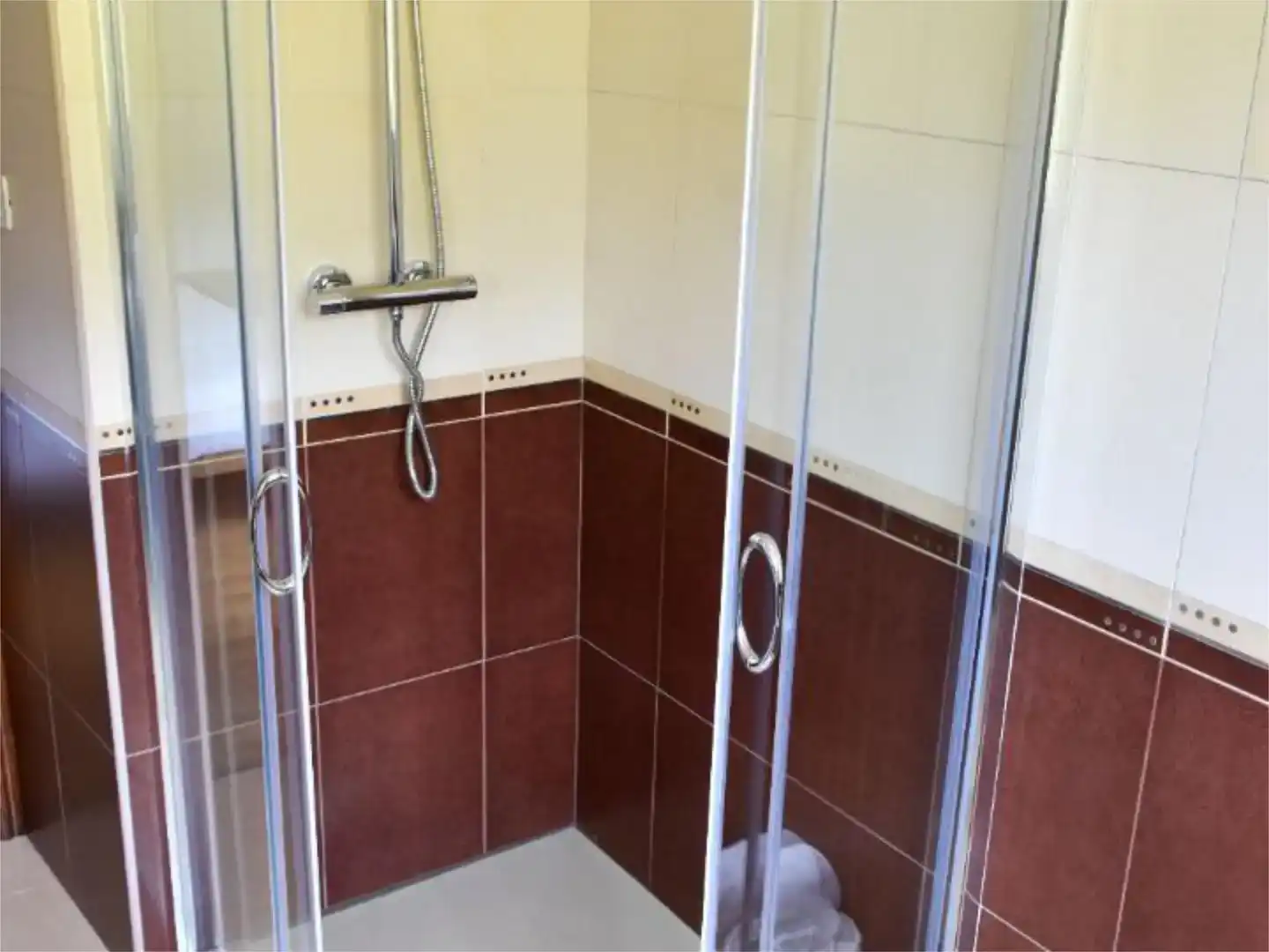 Badezimmer von Wohnung zur Miete in Muxía mit Privatgarten, Parkett und Möbliert